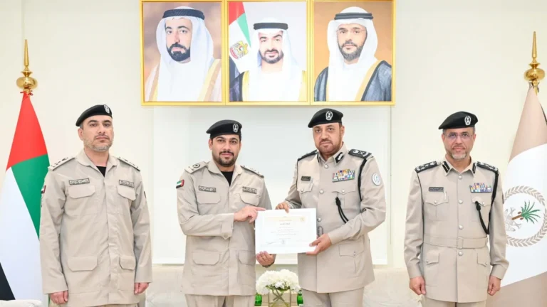 Commander-in-Chief of Sharjah Police honors employees from the Criminal Evidence and Laboratories Department