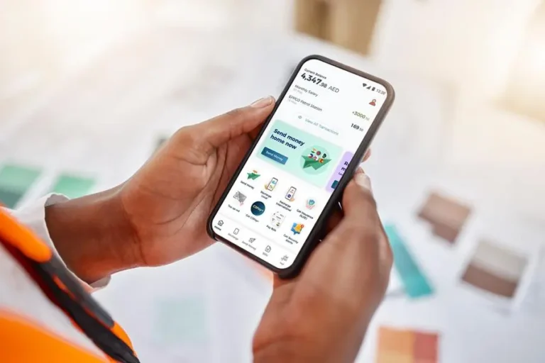 UAE workers using digital payroll apps instead of withdrawing cash wages.