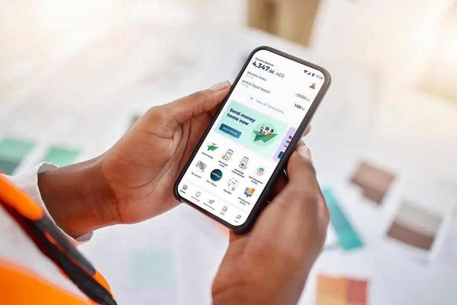 UAE workers using digital payroll apps instead of withdrawing cash wages.