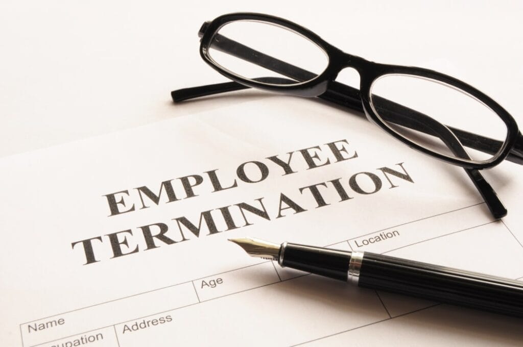 UAE job termination laws infographic explaining 90 day notice cap
