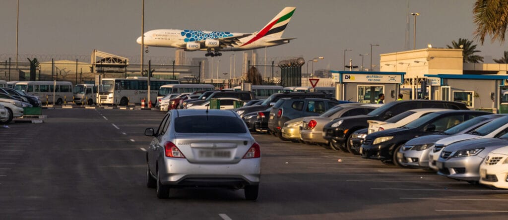 Cars entering DXB using new Dubai Airports & Salik e-wallet parking payments.