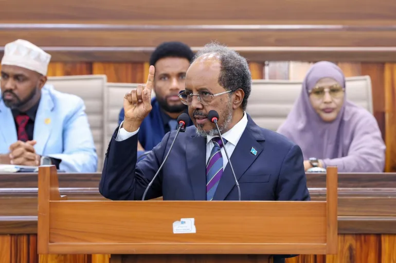 Somali Cabinet members voting during the session where Somalia cancels UAE agreements