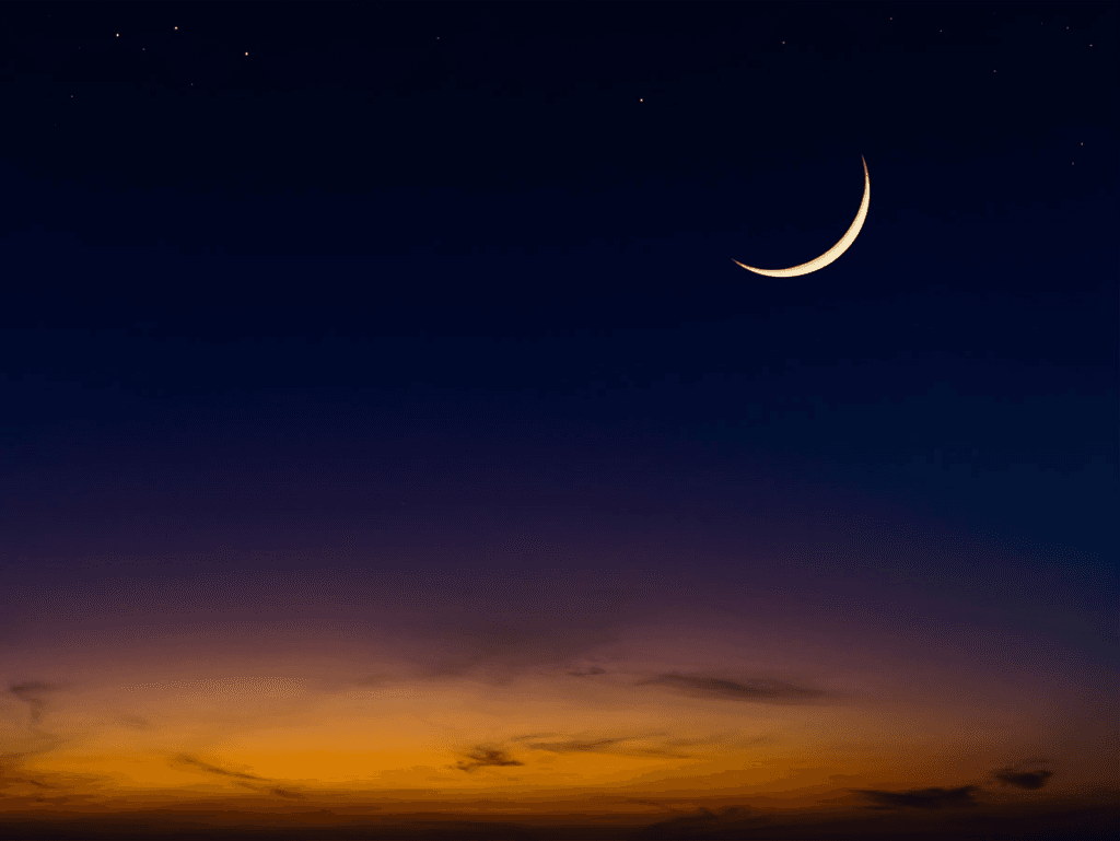 UAE crescent moon sighting captured early morning Ramadan 28