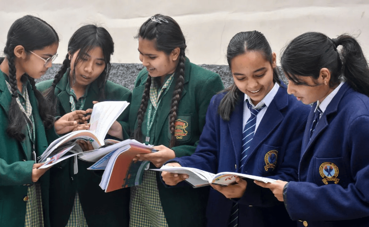 CBSE Class 10 assessment scheme UAE students classroom exam update