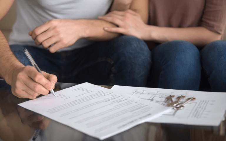 Dubai rent law administration fees explained for tenants signing rental contract